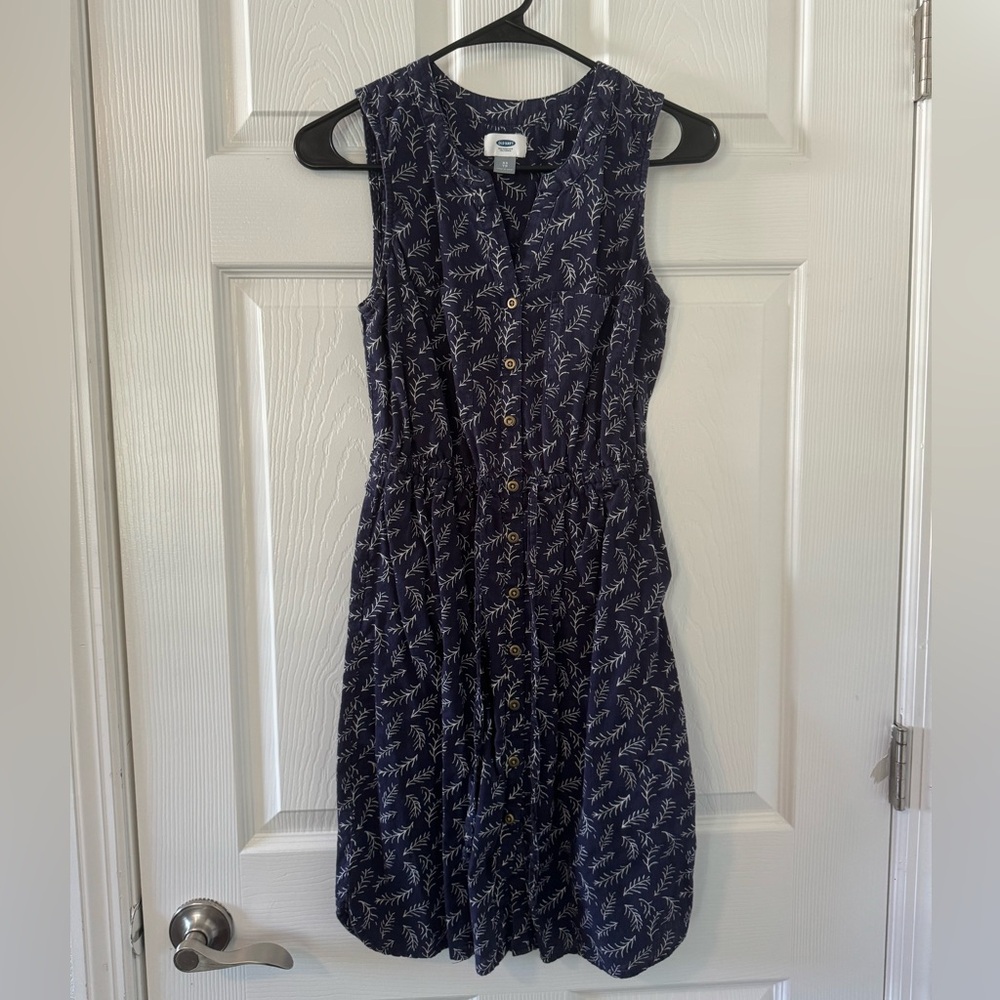 Old navy small dress in the color navy